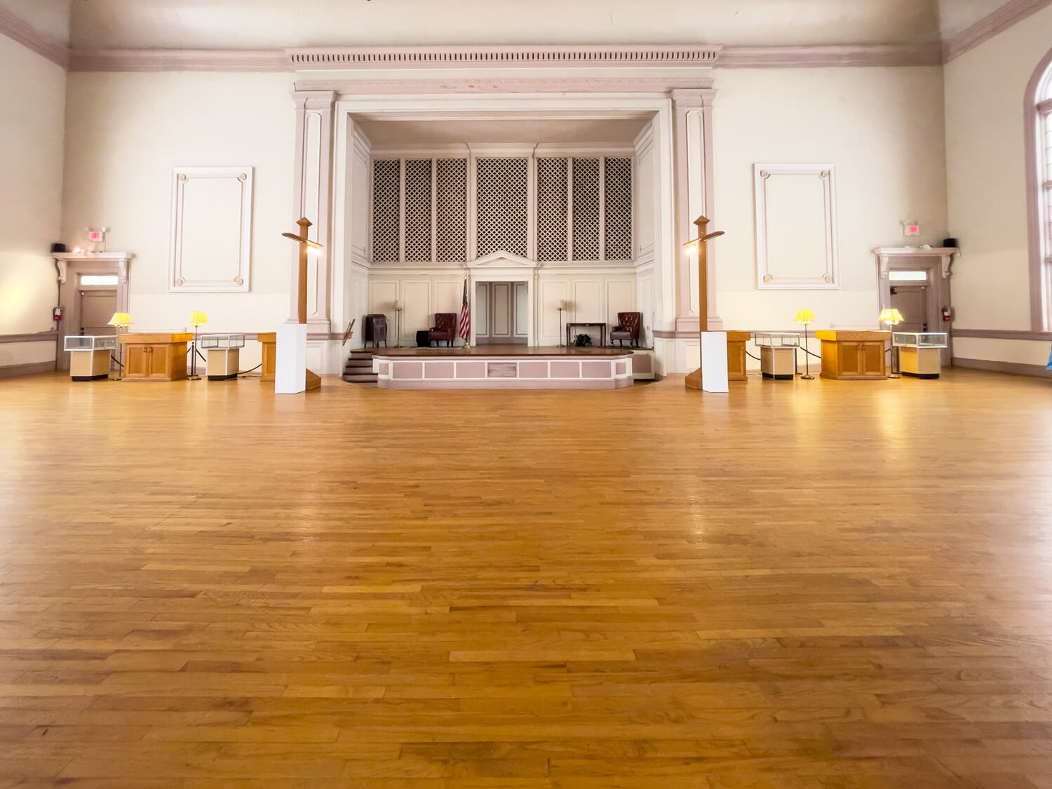 Grand-Ballroom-full-view-of-room-front-opt